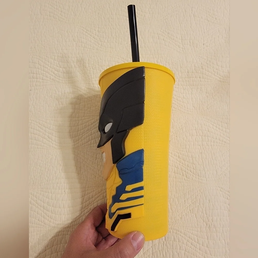 NWOT Wolverine 32 oz Tumbler Cup with Lid and Silicon Straw